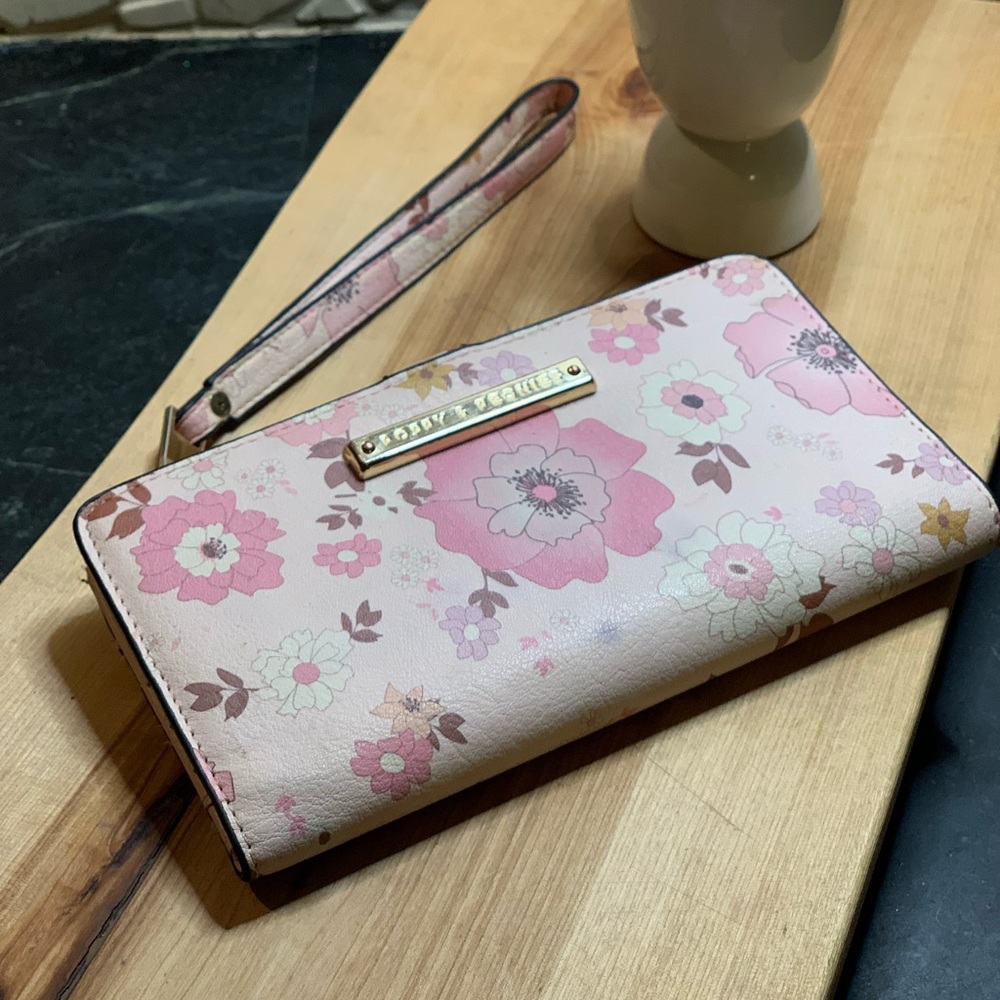 POPPY AND PEONIES | Wristlet Style Wallet